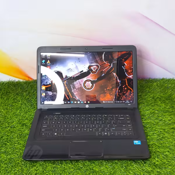 HP 2000-2106TU front view